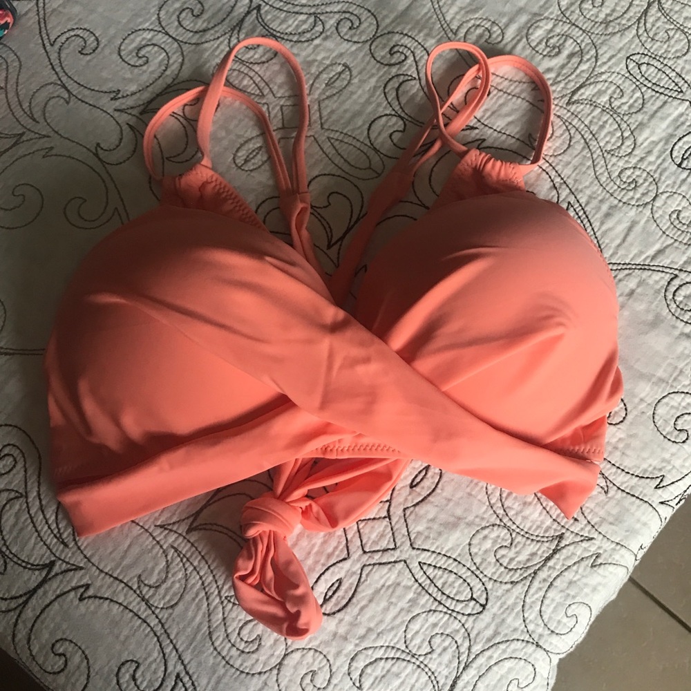 CUPSHE XL Solid Bikini Top